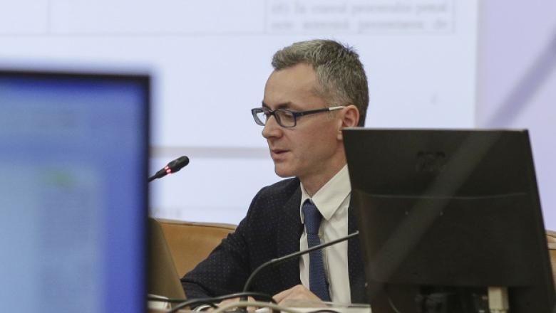 Stelian Ion: „Legile securității naționale sunt scrise de servicii, sub coordonarea lui Iohannis. Dacă sunt lăsate de capul lor, acaparează putere”