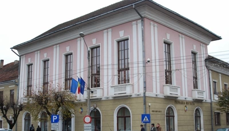 Un primar s-a folosit iar de e-mailul instituției pentru a transmite mesaje către electorat