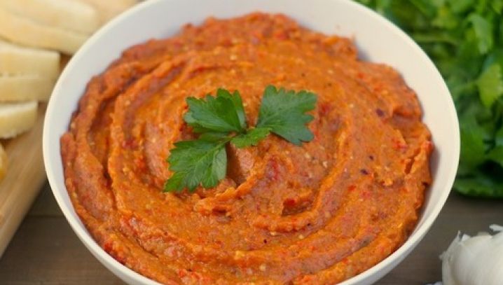 Aşa faci cea mai bună zacuscă. Ingredientul secret pe care puţine gospodine îl ştiu