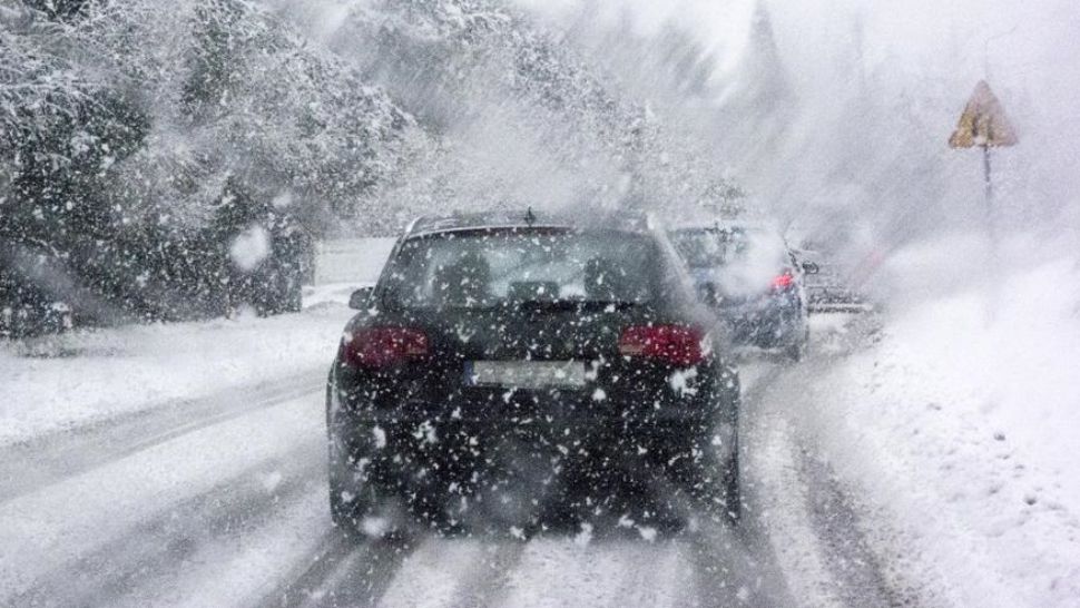 Meteorologii anunță IARNĂ GREA la munte. Cum va fi vremea în Capitală