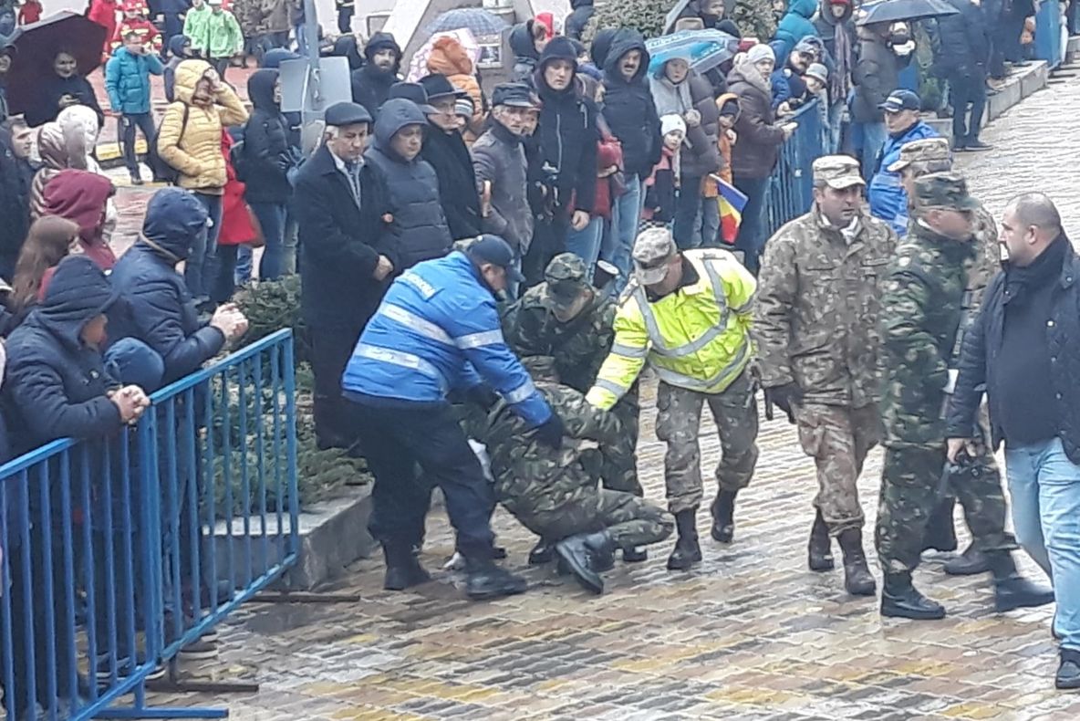 Militar leșinat la parada de Ziua Națională