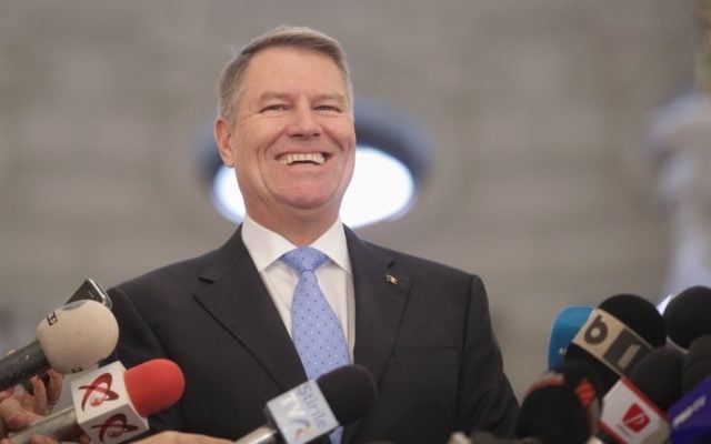 Iohannis, "stăpânul inelelor" din vistieria statului. Ministrul de Finanțe merge cu bugetul la Cotroceni