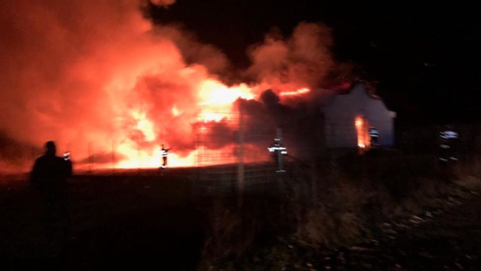 Ard bisericile în România, imediat după Crăciun. Un lăcaș vechi de 400 de ani, făcut scrum