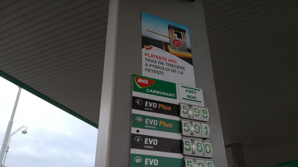 Cât va costa benzina în 2020? Klaus Iohannis a semnat! Dispare supraacciza