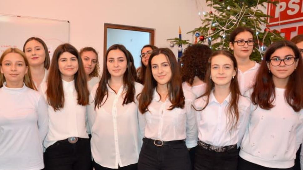 Elevi duși să colinde la PSD