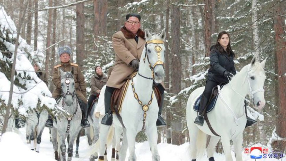 Ce pregătește Kim Jong-un. A mers călare pe muntele sacru: ce semnificații are gestul