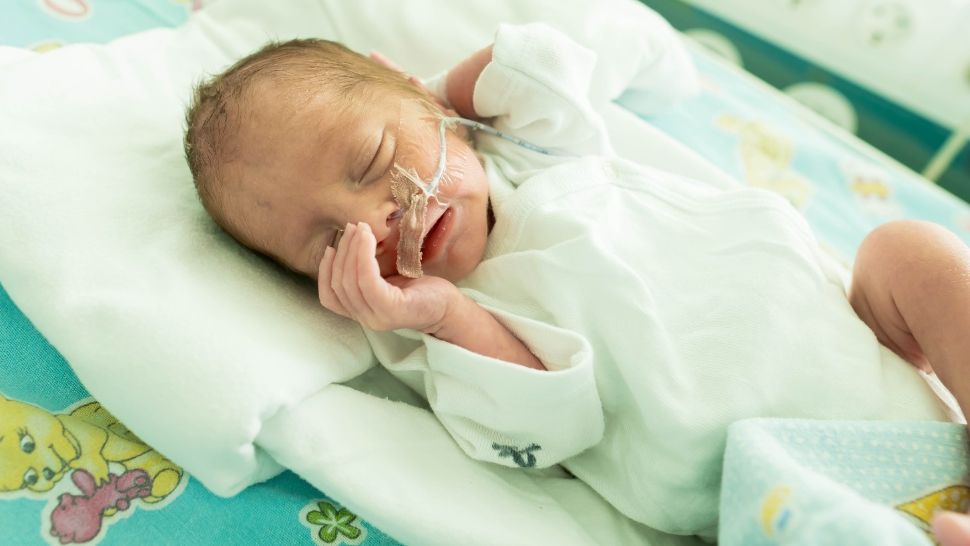 Companiile pot direcționa 20% din impozitul pe profit pentru dotarea maternităților. Salvați Copiii!