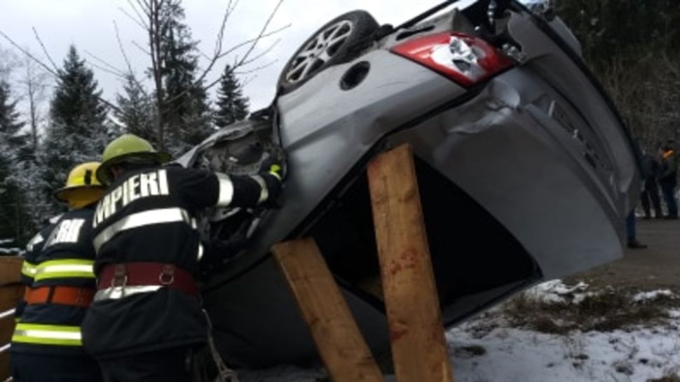 Accident rutier GRAV în județul Suceava. Un bărbat a murit și altul a fost rănit