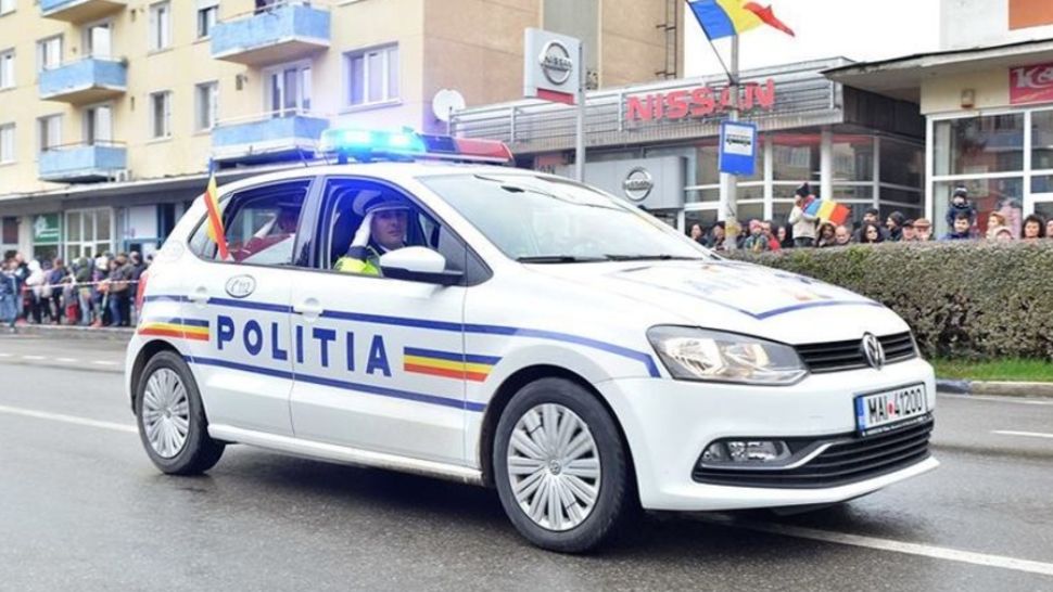 IMPACT între o mașină și o motocicletă în jud. Olt. Motociclistul, în stare gravă la spital