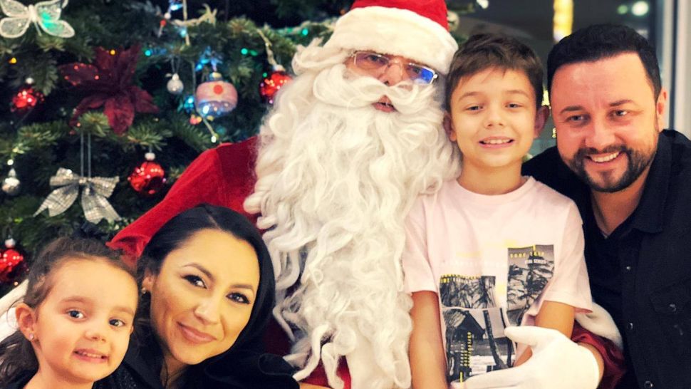 Cum și-au decorat vedetele bradul de Crăciun