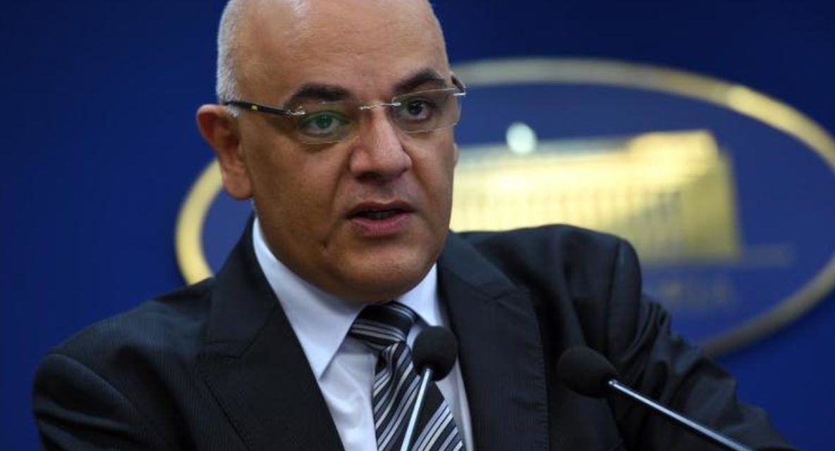 Arafat, dezlănțuit: Nu demisionez. Să mă dea afară dacă vor! 