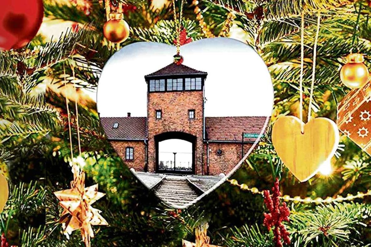 "Ornamente" de Crăciun cu imagini de la Auschwitz