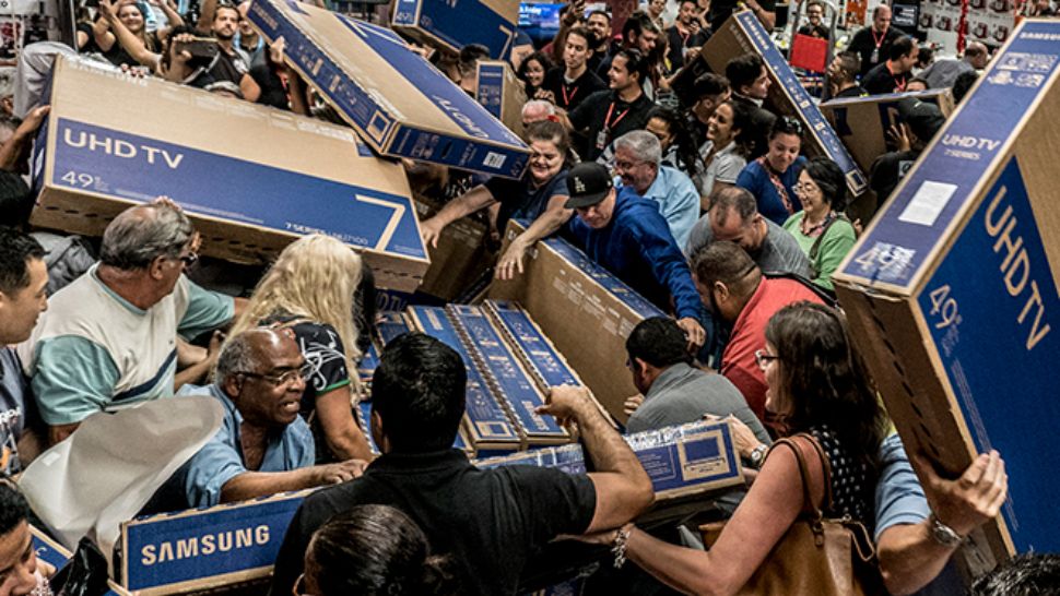 Pe ce mai cheltuie românii de Black Friday