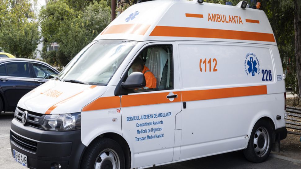 Incident grav la o şcoală din judeţul Cluj! O elevă este în stare gravă după ce a căzut de la etajul 1