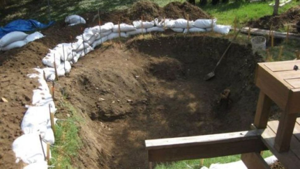 Săpau o groapă în curte când ceva uimitor s-a întâmplat: ”Sunt de AUR!”