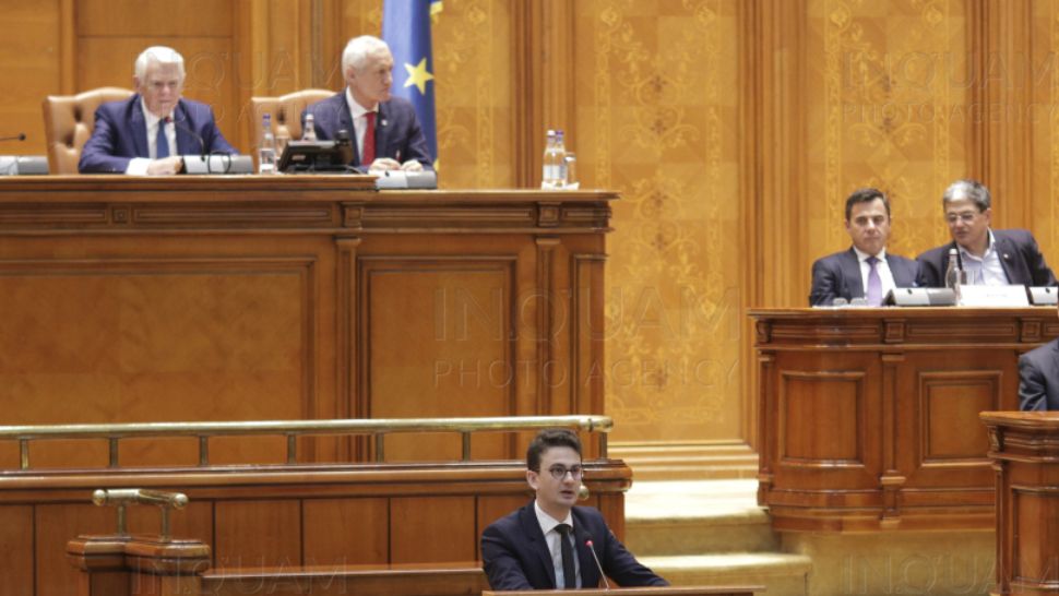 Deputat revoltat la ședința solemnă de comemorare a Revoluției. Ce gest incalificabil a făcut