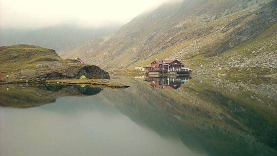 Panică pe munte după ce o turistă străină s-a accidentat la Bâlea Lac! Au intervenit salvamontiștii