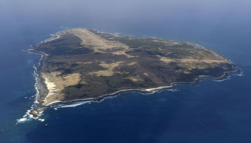Japonia cumpără o insulă pentru militarii americani