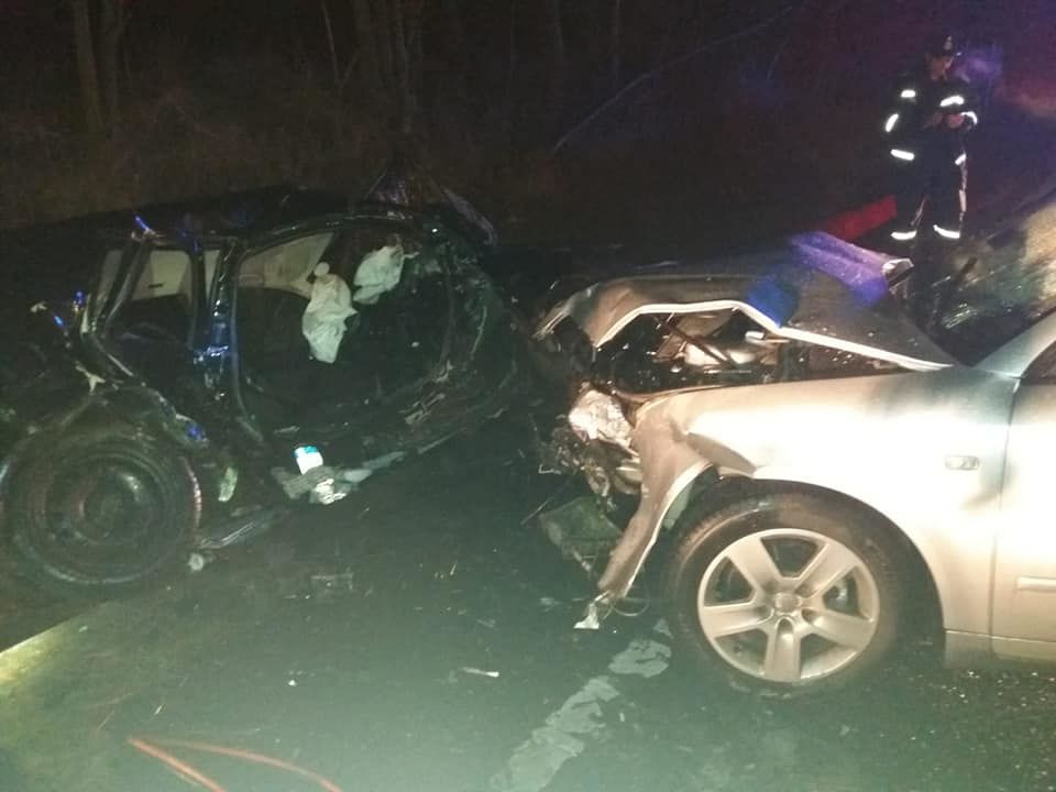 Accident grav, în jud. Hunedoara: un mort și doi răniți, într-un impact nimicitor