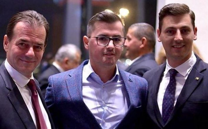 Cum devii director la Apele Române, la doar 27 de ani? Cu ajutorul partidului!