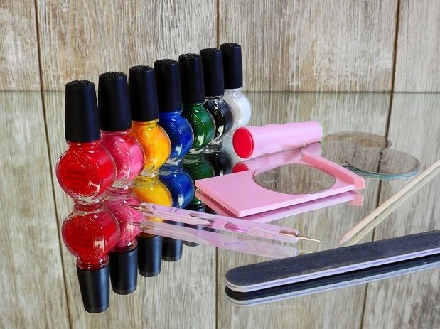 8 ustensile esențiale pentru o manichiură superbă