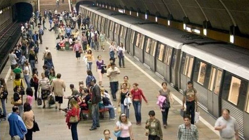 Programul METROREX în timpul sărbătorilor de iarnă. Cum circulă metroul de Crăciun și de Anul Nou