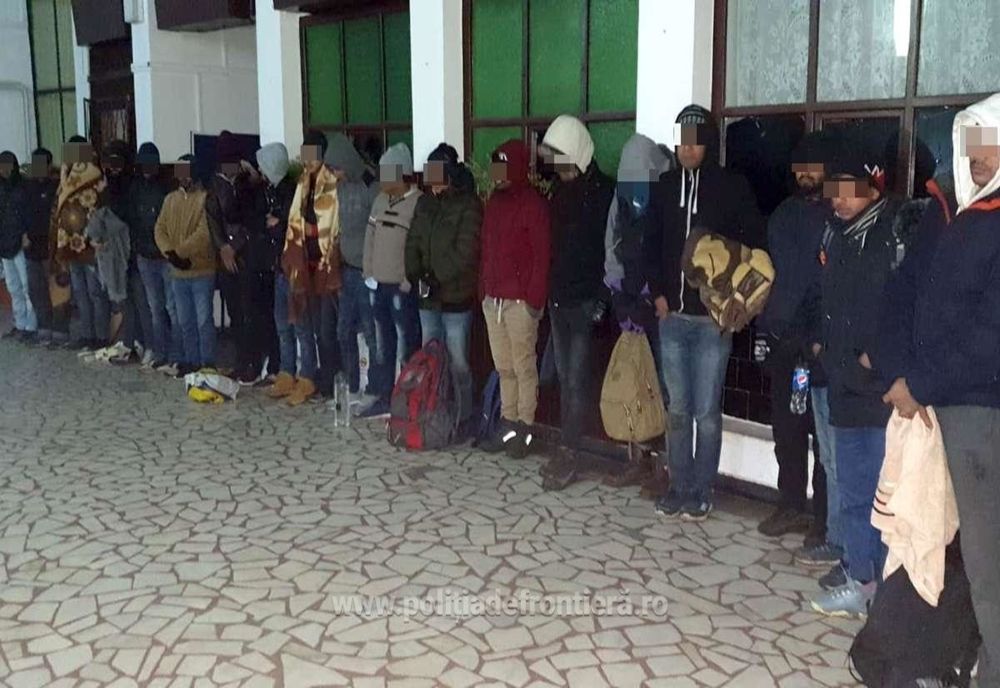 Peste 20 de migranți prinși la frontiera cu Ungaria