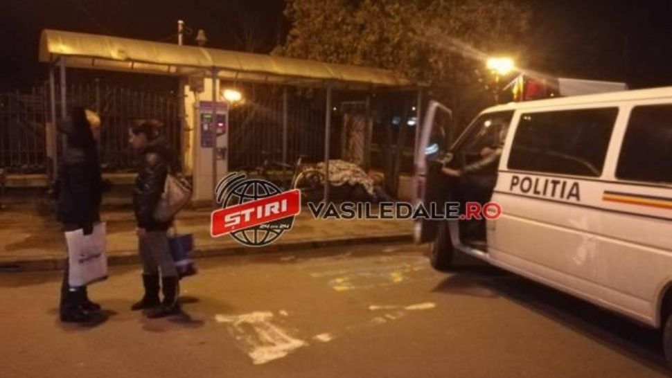 Bărbat lăsat să putrezească în stația de autobuz 