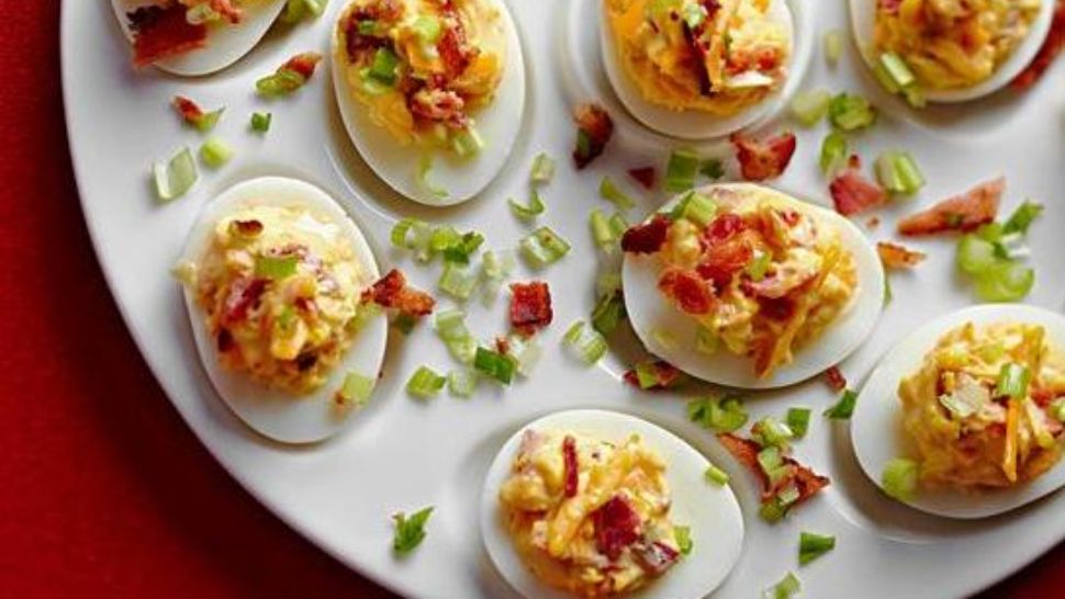 Cea mai simplă rețetă de ouă umplute. Aperitivul perfect pentru Revelion