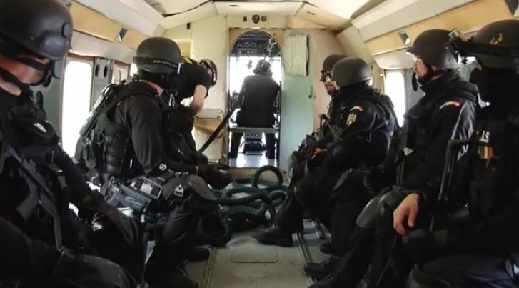 Descinderi în forță, la traficanți de droguri din Dâmbovița și Brașov. Captură impresionantă