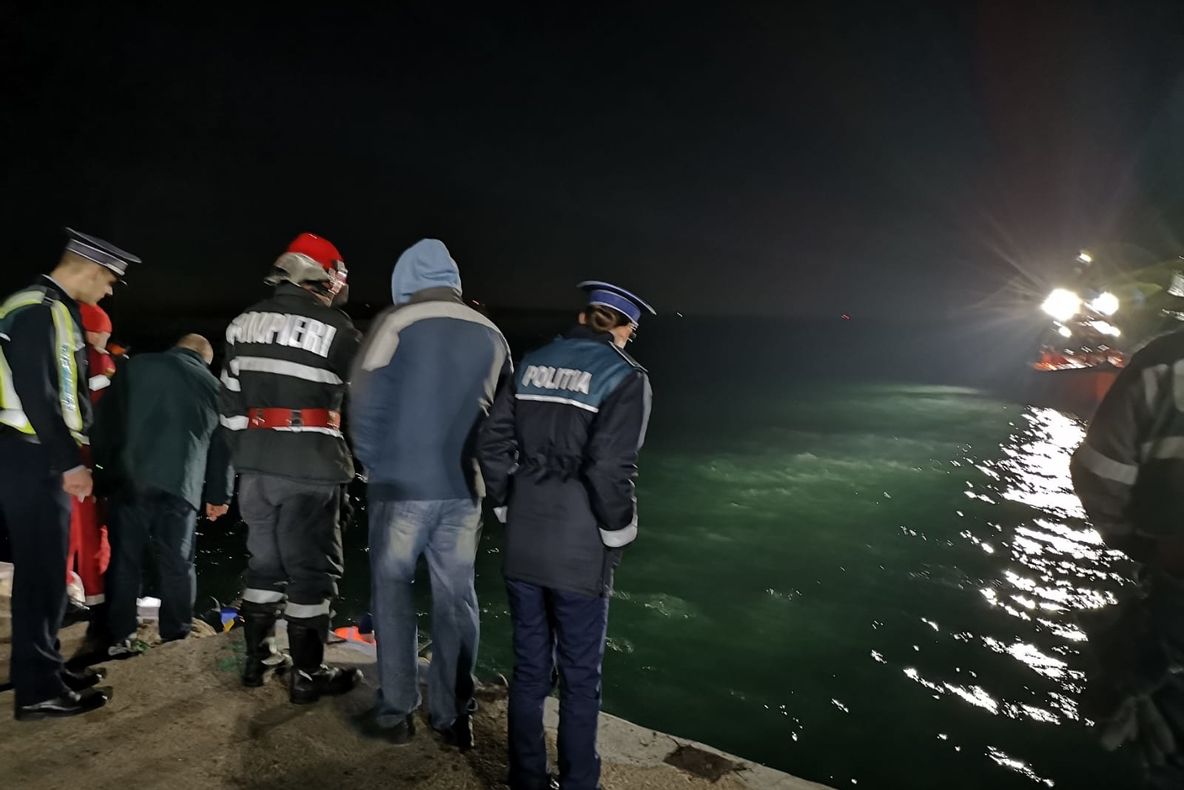 Alertă la Constanța. O persoană a căzut cu motostivuitorul în mare