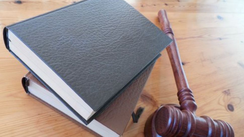 Proces ciudat. Un deţinut cere daune de 12 milioane de lei judecătorilor. Ce acuzații aduce