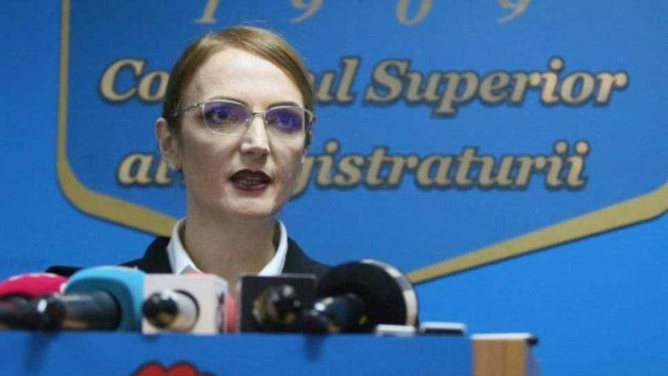 Reziștii se mobilizează pentru revocarea Liei Savonea de la conducerea ÎCCJ, după declarațiile acesteia privind pensiile magistraților