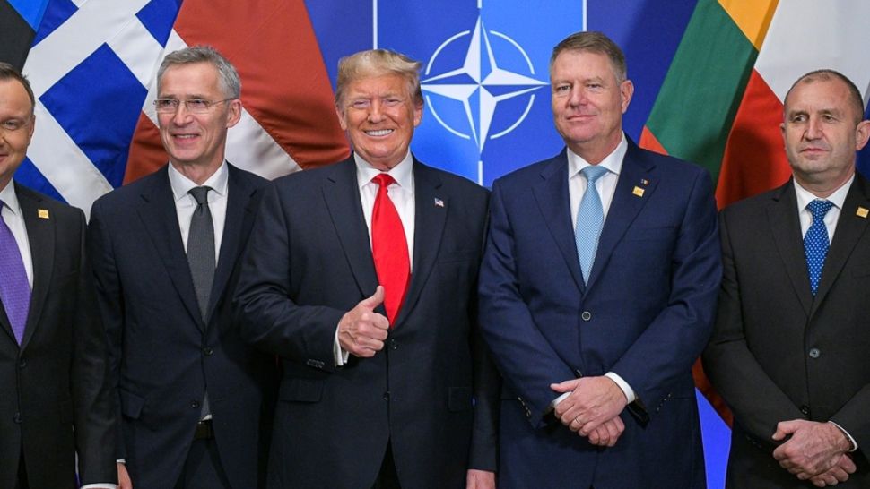 Iohannis, invitat de Trump la o masa exclusivistă