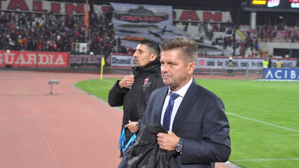 Anunț OFICIAL făcut de Dinamo în privința plecării lui Uhrin! ”Suntem pe telefoane!”