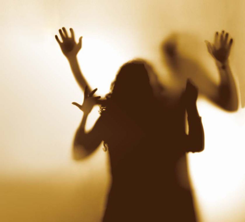 Caz șocant la Vaslui.  Psiholog în Poliție, acuzat că și-a bătut crunt soția