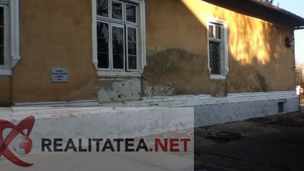 Acesta este zidul unde a fost împuşcat Ceauşescu pe 25 decembrie 1989, la Târgovişte