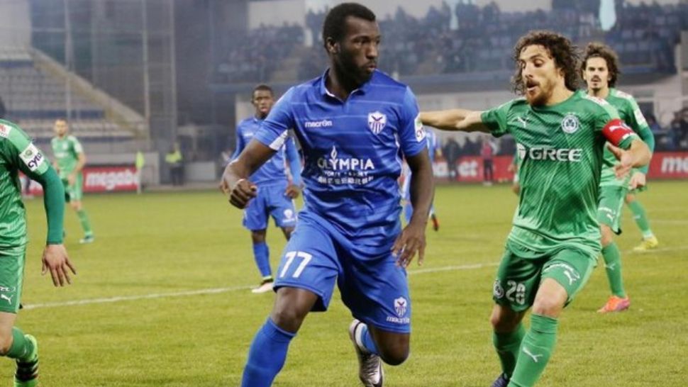 Mașina unui arbitru, ținta unui atac cu bombă! Federația a suspendat campionatul