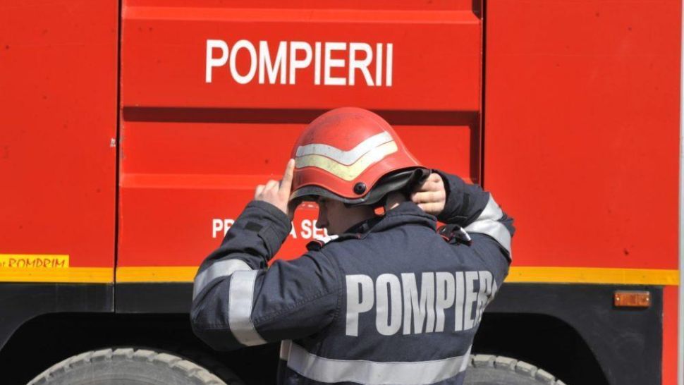 Explozie într-un apartament din Baia Mare. S-a intervenit de urgență