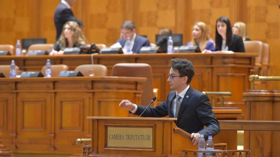 Un deputat USR anunță că va vota moțiunea! Care este motivul?
