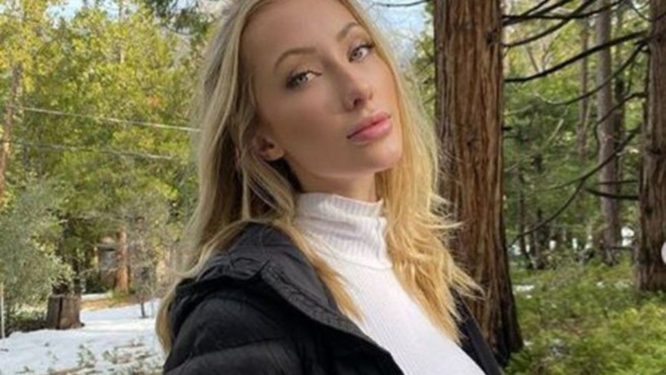 O starletă Instagram a vândut poze NUD pentru sinistrații din Australia. Ce a pățit după ce a strâns 500.000 dolari 