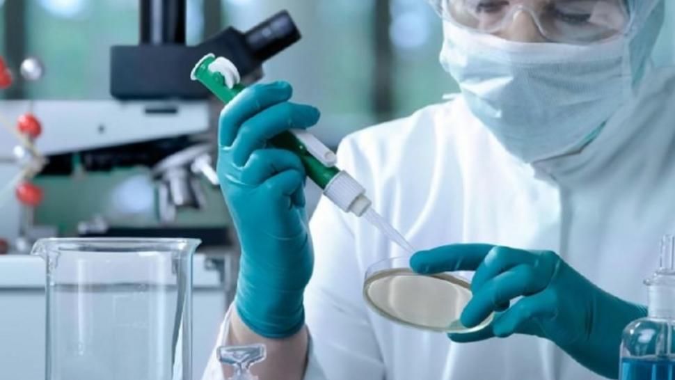 PRIMUL CAZ suspect de CORONAVIRUS din România. Unde va fi TESTAT 