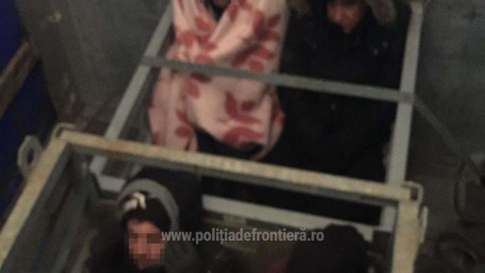 Patru irakieni şi un sirian voiau să intre în România, dar au fost depistați la frontieră. Unde se ascundeau