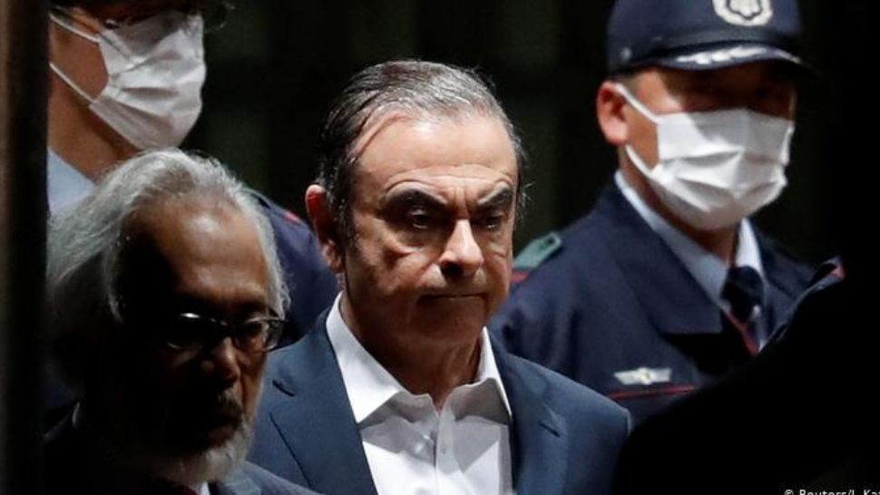 Cine l-a ajutat pe Carlos Ghosn să fugă din Japonia?