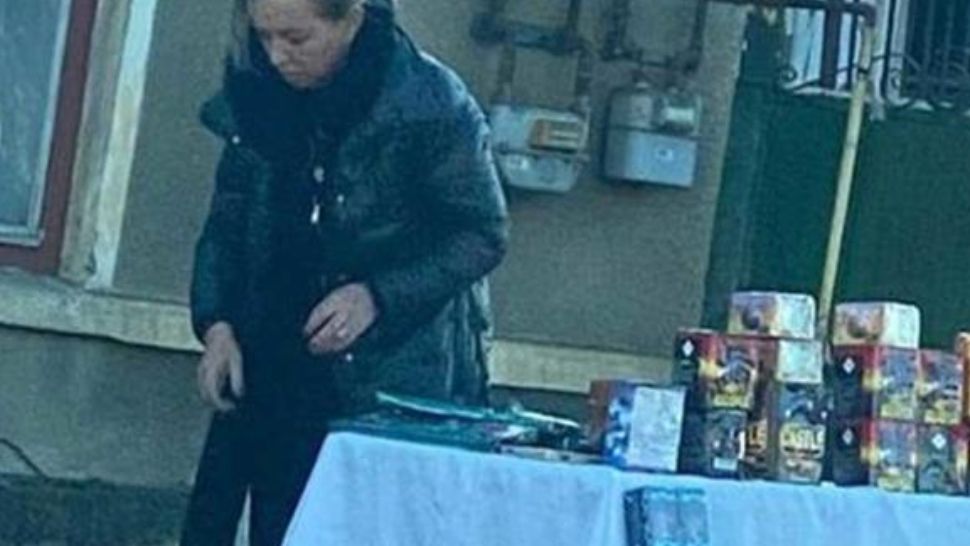 Fosta consilieră a Vioricăi Dăncilă vinde petarde