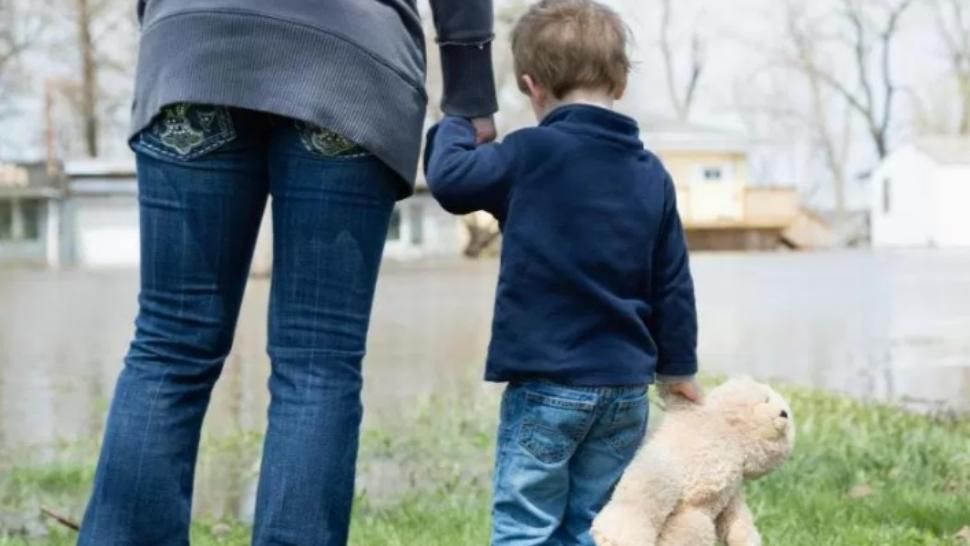 Scandal în lumea literară. Un scriitor de renume, acuzat că a abuzat mai mulți minori