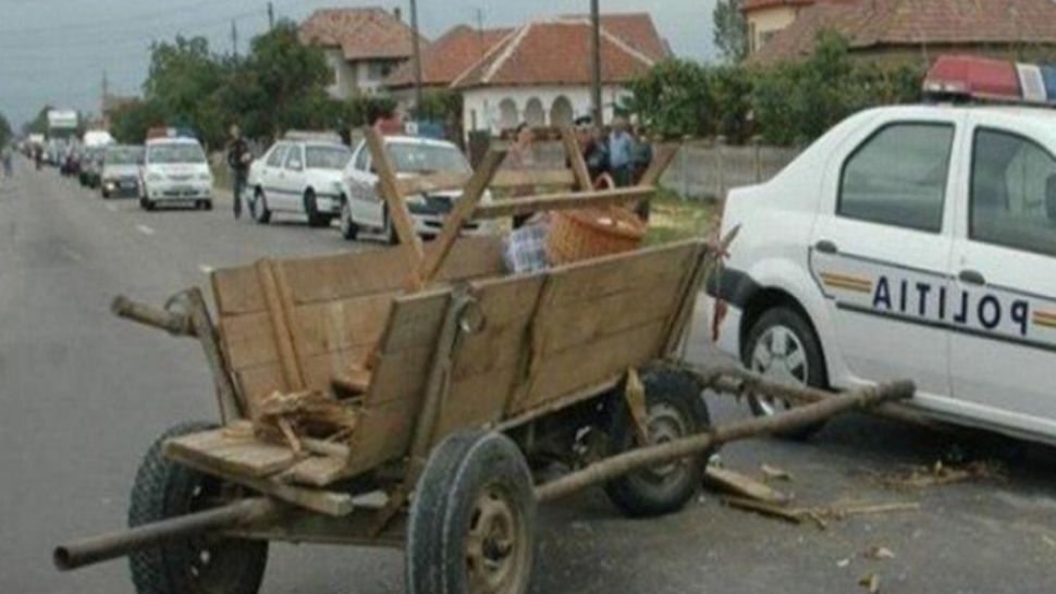 Copil de 5 ani transportat la spital, după ce a căzut din căruță