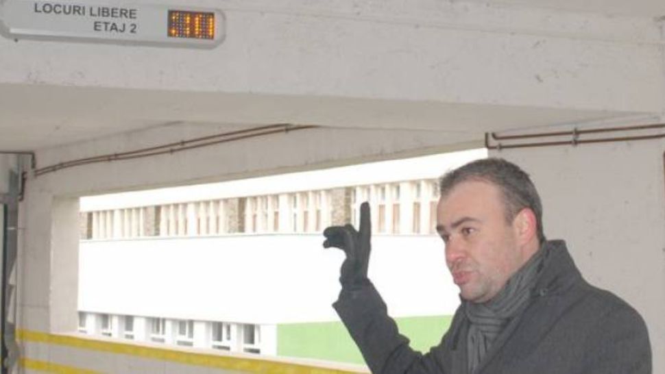 Cum a ajuns cea mai mare parcare din Slatina să fie vândută „pe nimic”, după intrarea în faliment a unei firme înfiinţate de Darius Vâlcov