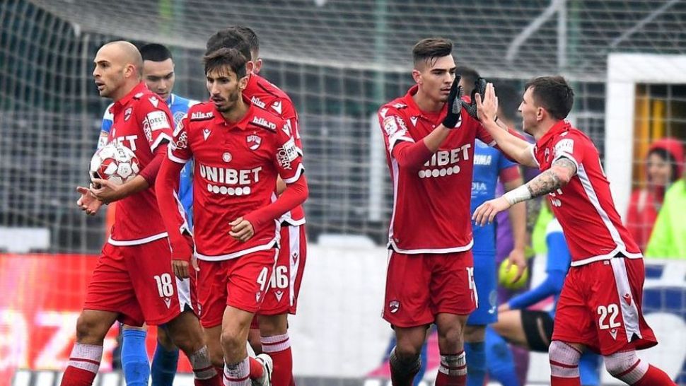 FOTO | Imagini în premieră cu noul echipament al lui Dinamo! De la cine s-au inspirat ”câinii”