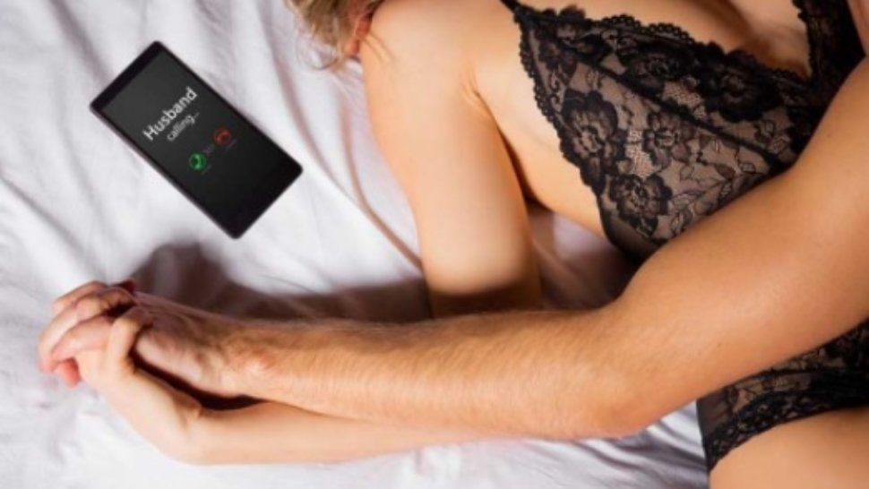 Şi-a înşelat iubitul, dar când i-a arătat cu cine, i-a îngheţat sângele în vene! Groaznic ce a urmat